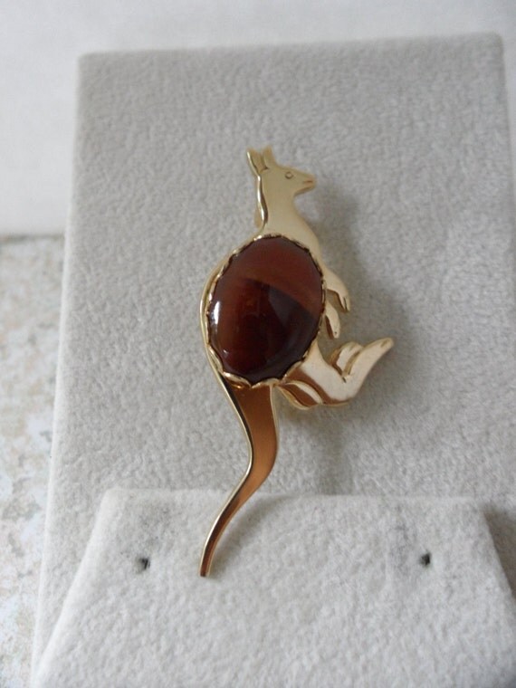 Vintage Kangaroo Brooch Jelly Belly Australian Jewelry Figural