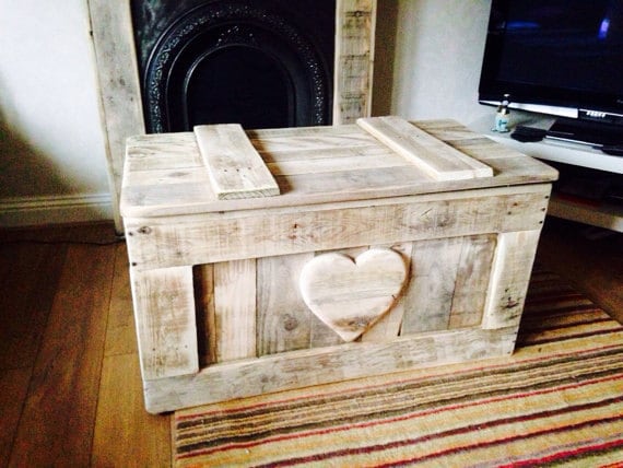 NOW HALF PRICE Pallet wood Toy box with safety hinges made