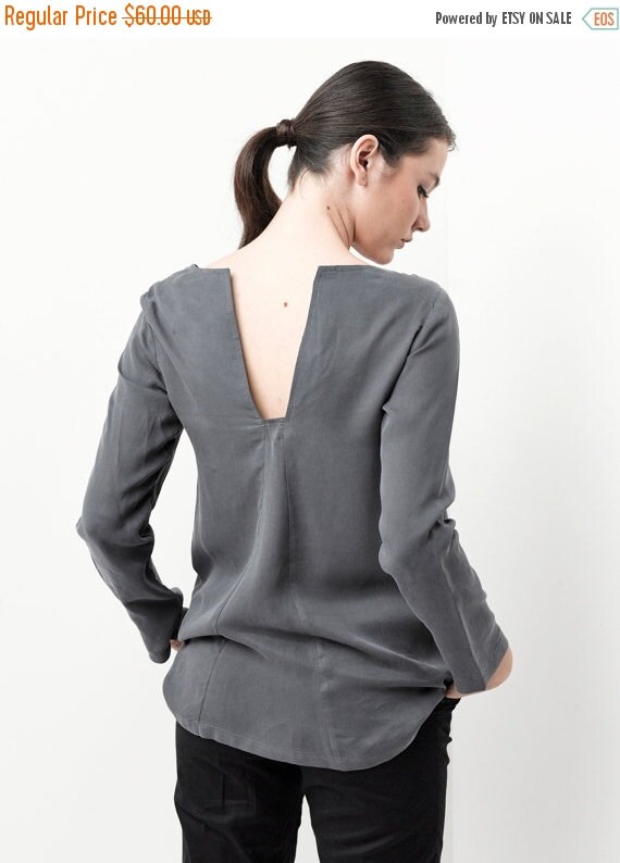 gray tunic shirt