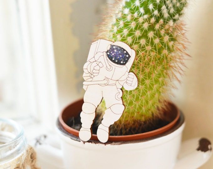 Spaceman // Wooden brooch is covered with ECO paint // Laser Cut // 2016 Best Trends // Fresh Gifts // Swag Style // cosmonaut // astronaut