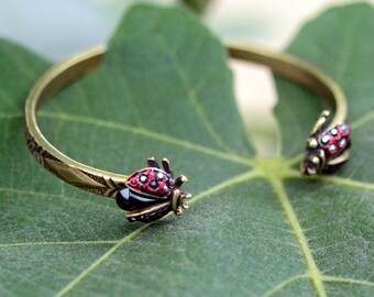 Ladybug Bracelet, Summer Cuff Bracelet, Ladybug Jewelry, Insect Jewelry, Nature Jewelry, Insect Bracelet, Bug Bracelet, Bug Jewelry BR526