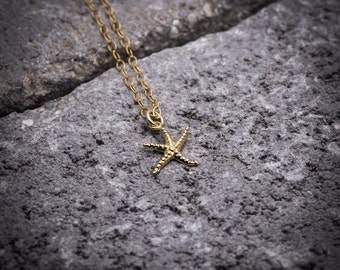 Starfish necklace, gold necklace with ocean charm,sea star pendant, gold starfish, minimalist necklace, gift for her, delicate jewelry