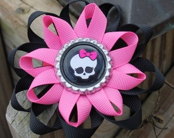 Monster High hair bow, monster high bow, girls hair bow, hair bow, bottlecap bow, PInk and black hair bow, Pink monster high bow, loopy bow