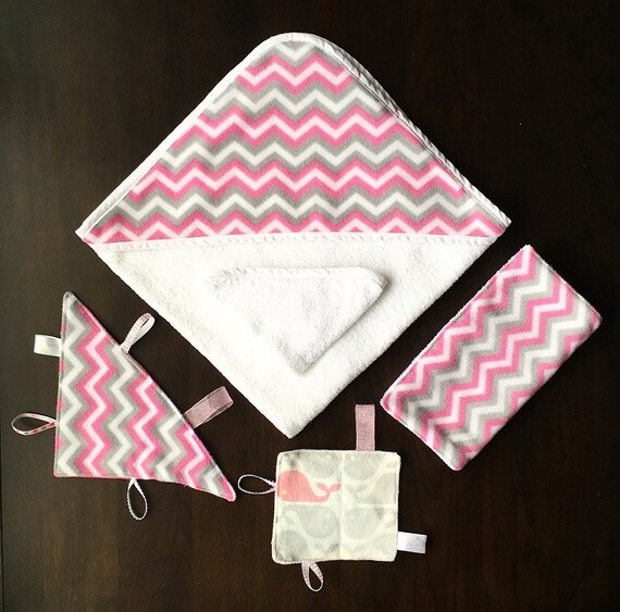 Personalized Baby Girl Bath Towel Set // Pink & Gray Chevron