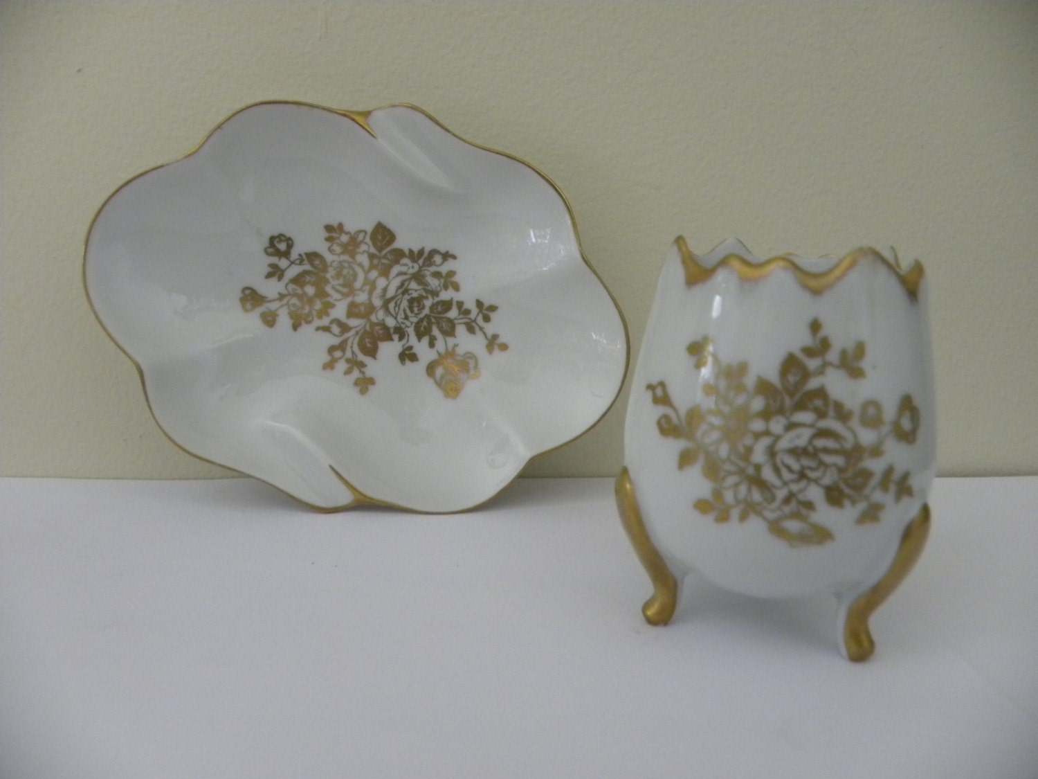 Royal France Limoges Egg Holder Porcelain / Limoge Footed Egg