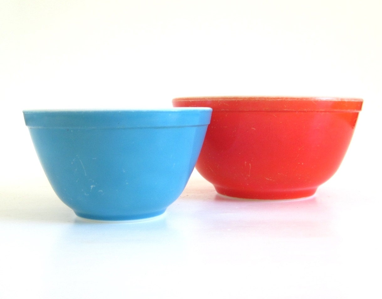 from Martin dating pyrex primary bowls slender woman porn