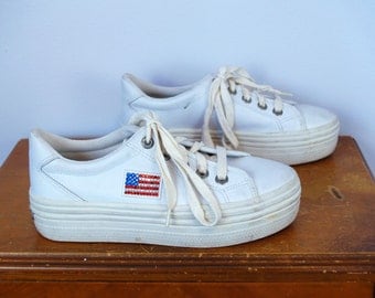 1990s Vintage White Leather Platform Sneakers with Jewel Rhinestone American Flag / Solid Ivory Rave Tennis Shoes / Size US Women's 8 8.5 US