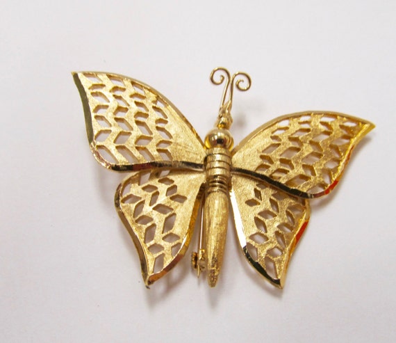 Vintage Textured Gold Tone Butterfly Pin with Movable Wings