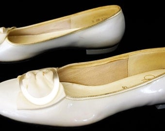 1950s Gaymode Patent Leather Flat Shoes Sz 8AA Vintage Retro