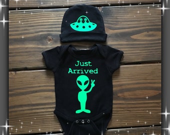Alien Onesie / Roswell Alien Infant Creeper/ TWO piece outfit! / Halloween Onesie/ Just Arrived Baby Crawler !!! / Unique Baby Shower Gift
