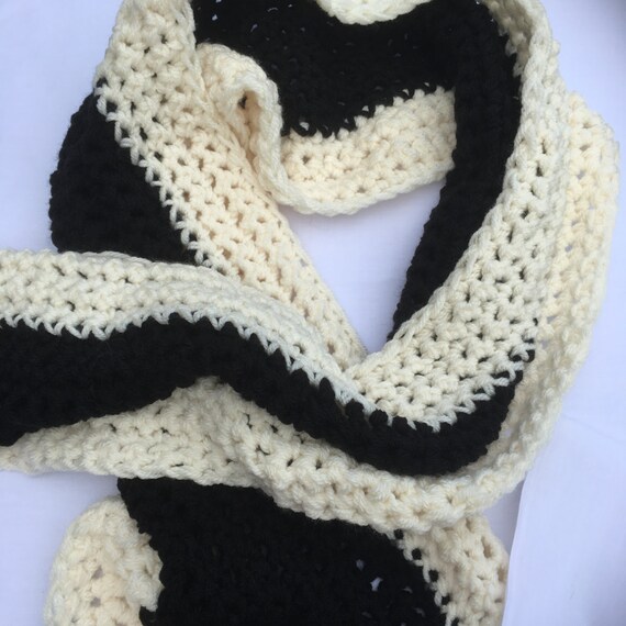 Chunky cream scarf FREE Crochet Pattern by Cream Of The Crop Crochet. This Post Contains Affiliate Links Belonging to Cream Of The Crop Crochet. This chunky scarf is not only quick and easy to whip up, but it's also a super mindless pattern once you get it started.