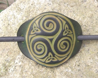 Leather hair barrette , celtic design big triskell number 4, colour"vert anis" (16 colours available)