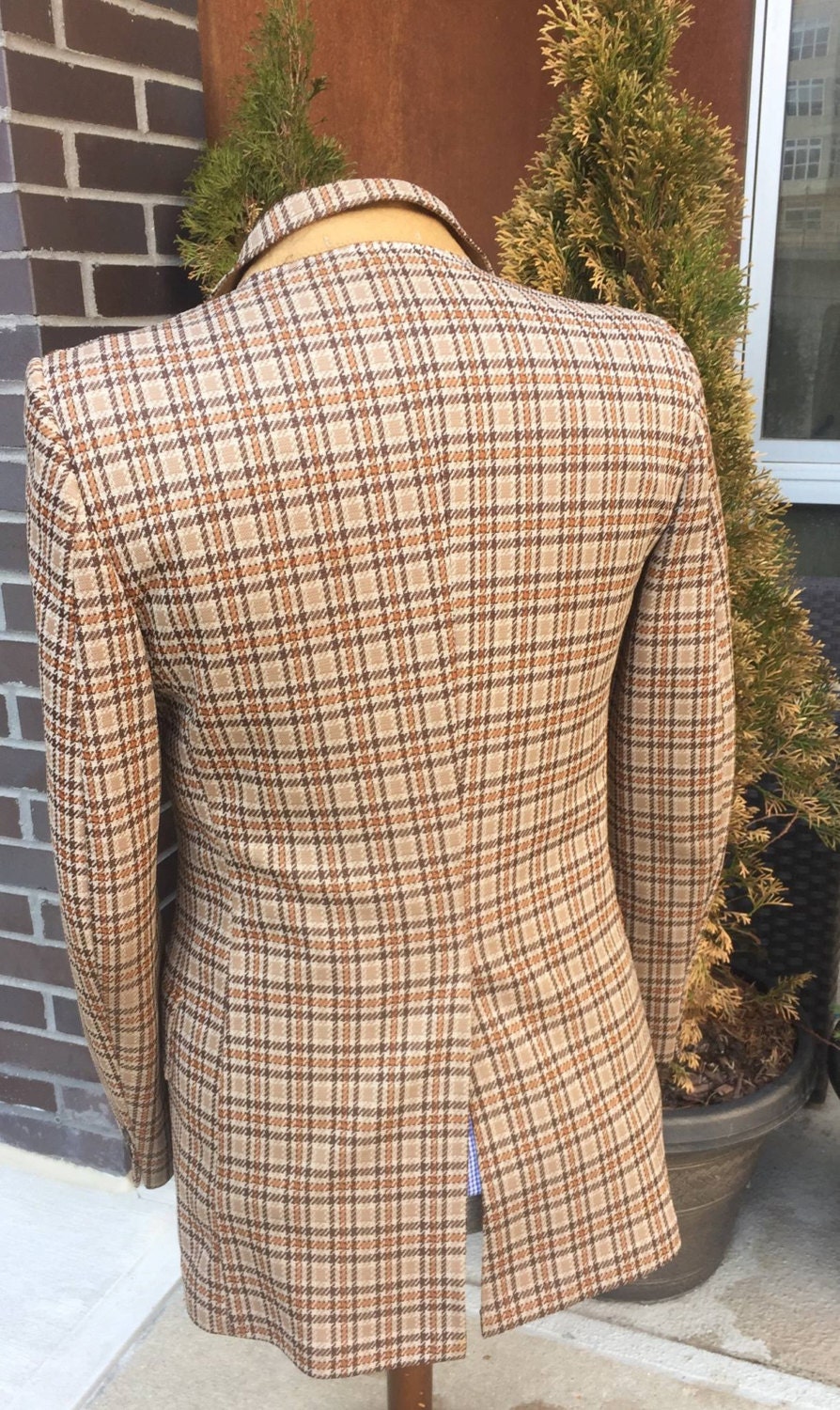 Vintage Brown and Tan Plaid Polyester Sports Coat