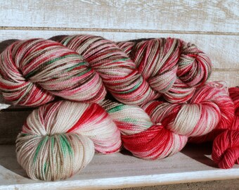 Christmas sock yarn with toes and heels, varigated Christmas yarn hand dyed, red and green yarn hand dyed, sock yarn with toes and heels