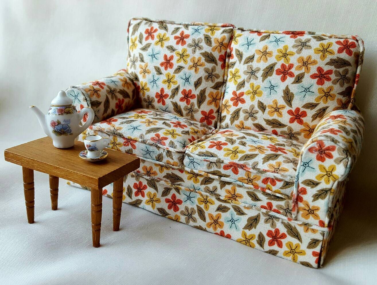 Dollhouse Furniture Dollhouse Sofa Chair by lapequenatienda