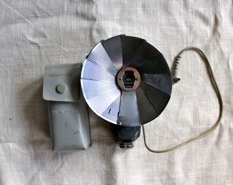 Vintage Honeywell flash attachment with case