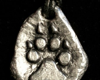 Wolf paw footprint Wolf