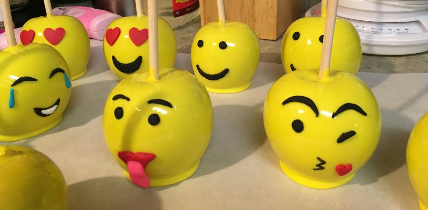 12 Emoji Themed Candy Apples