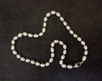 Necklace of freshwater pearls (444)