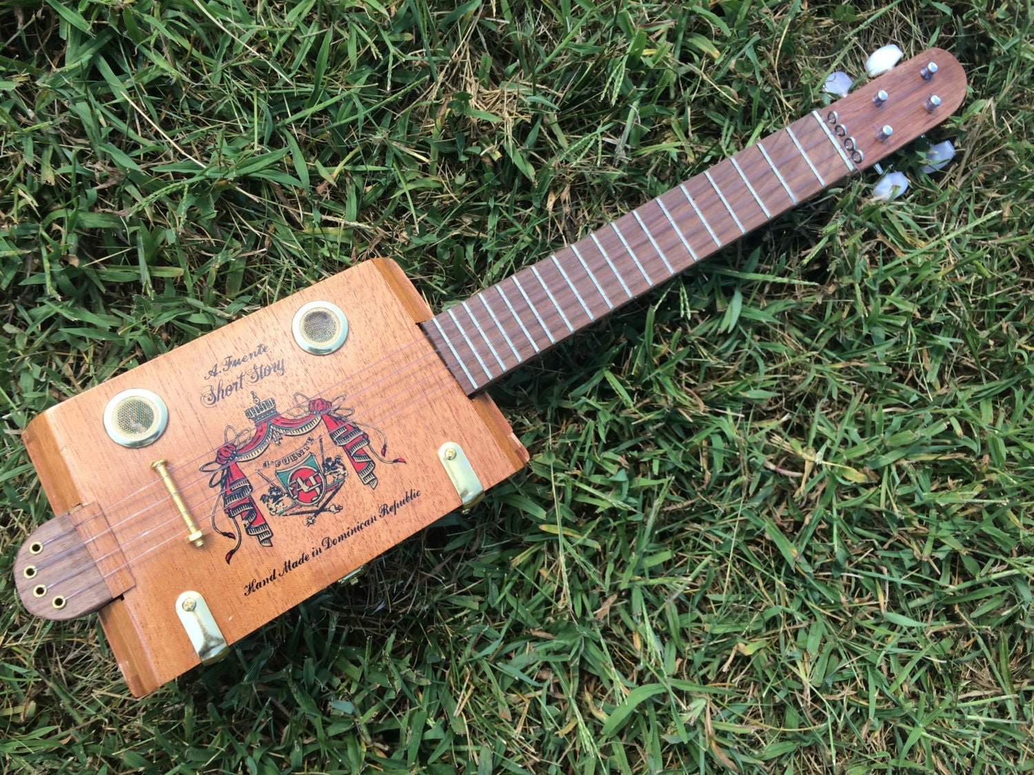 CIgar Box Ukulele