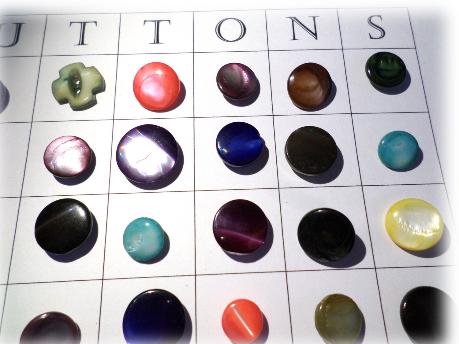 35 Colorful Vintage Pearl Buttons from Muscatine Iowa for Sewing Crafts
