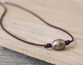 Leather Pearl Choker - Single Pearl Choker - Pearl Choker - Boho Necklace - Casual Jewelry - Boho Choker Gift - One Pearl Choker