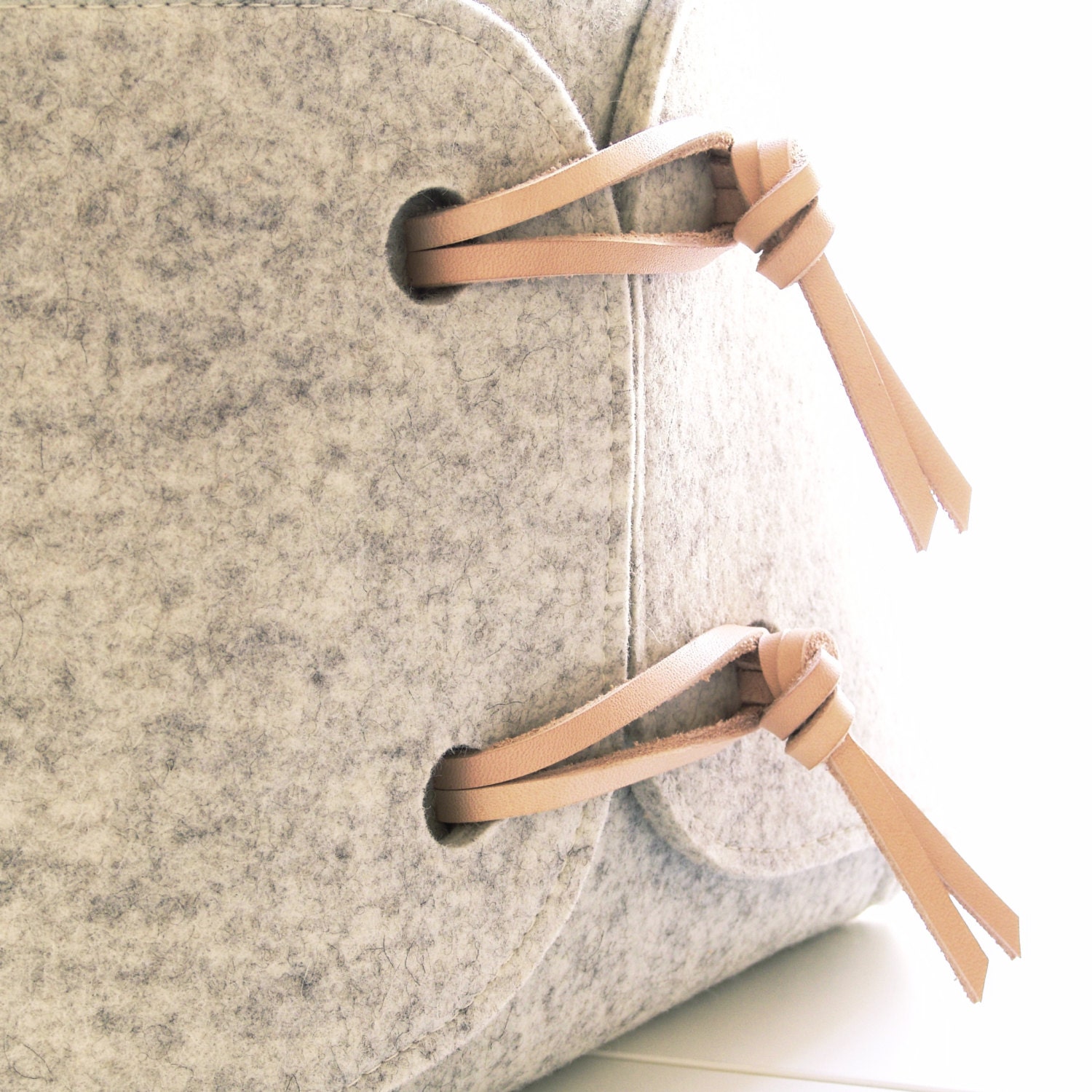 Cubo de juguete grande con cuero correas almacenamiento de