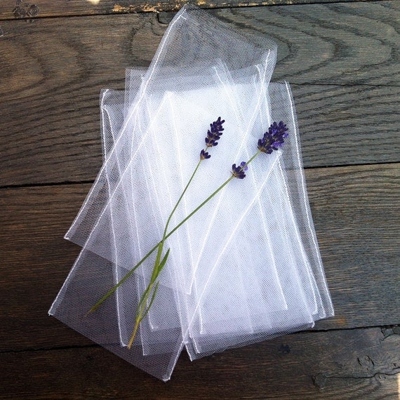 Wedding favor tulle bags A set of 10 white tulle bags with