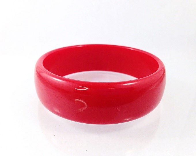 Vintage Cherry Red Plastic Bangle. Cool Red Celluloid Bracelet Bangle. Wide Chunky Bracelet. Red Plastic jewelry, cherries.