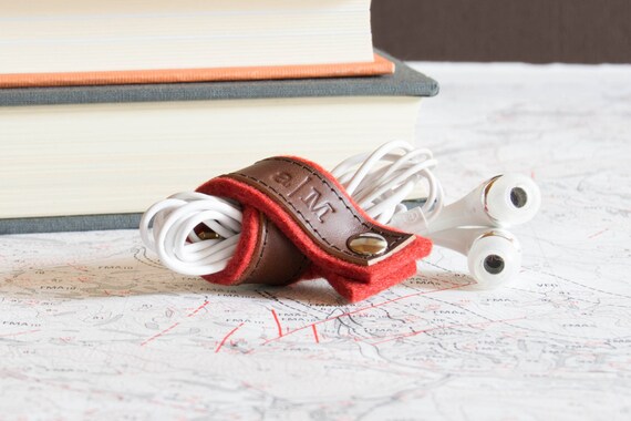 Felt and leather CABLE ORGANIZER / earphone organizer / cable tie / wool felt and real leather / made in Italy