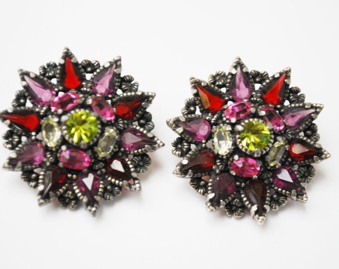 Rhinestone Flower Earrings - Clip on earrings -1954 Hollycraft - purple Green floral