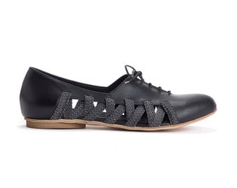 flat black open toe shoes