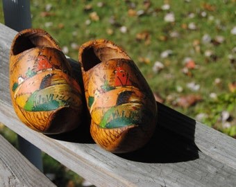 Vintage Wood Shoes/Decorative Wooden Shoes