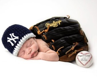 Baby Yankees Hat, Baby Girl Hat, Baby Boy Hat, Yankees Baseball Hat, New York Yankees Baby Hat, Newborn Prop, Photo shoot, Crochet Baby Hat