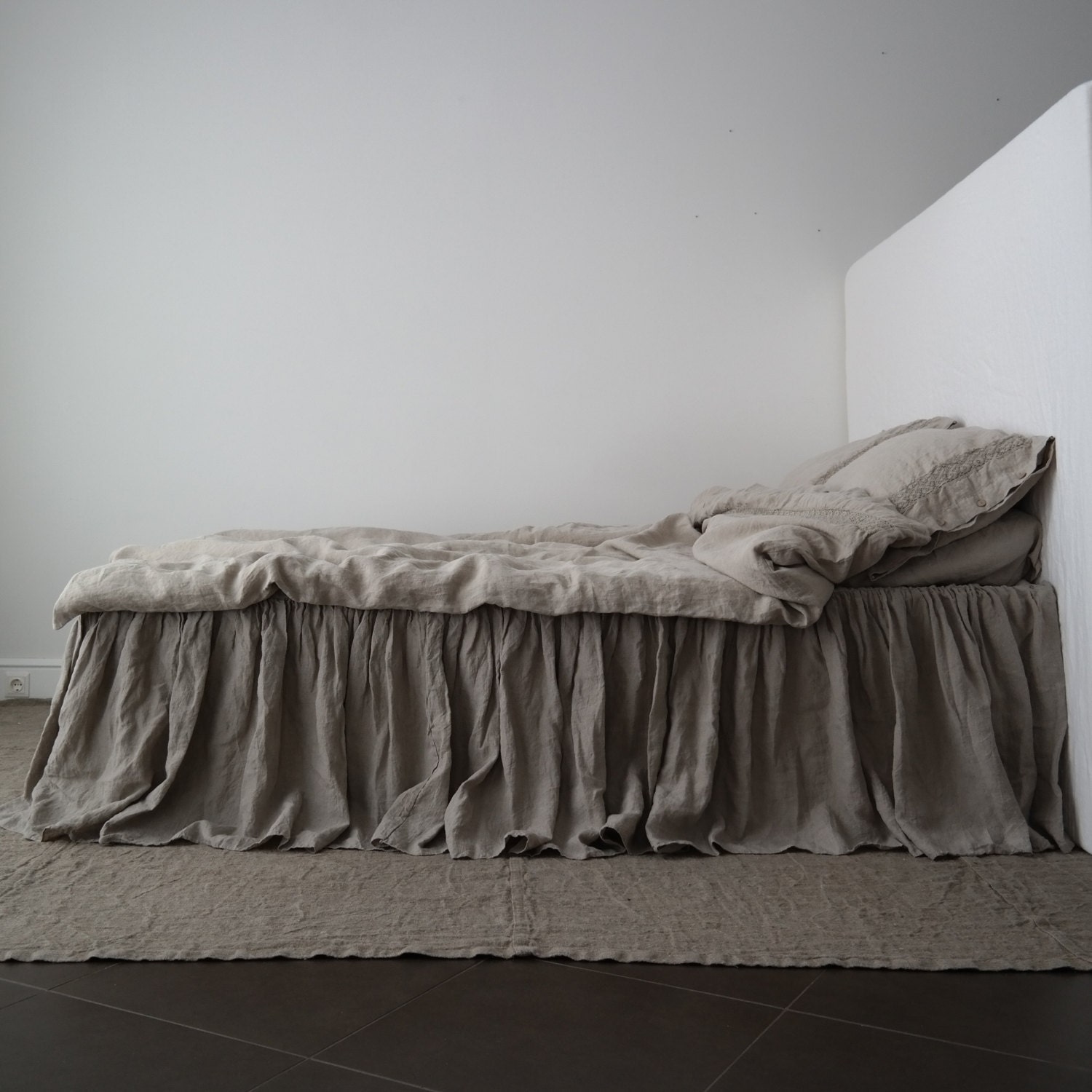LINEN BED SKIRT dust ruffle. Linen bedskirt. Handmade by