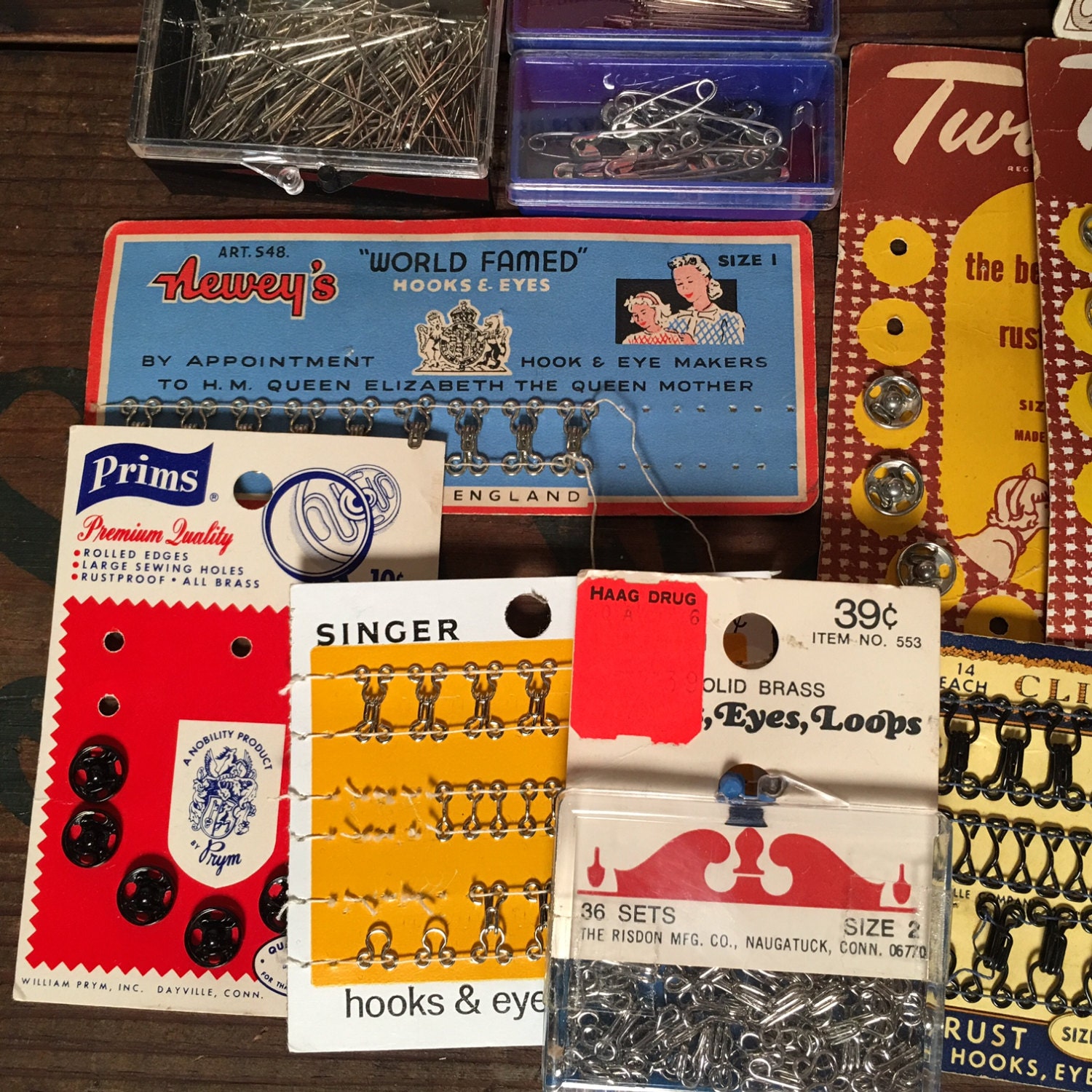 Vintage Sewing Notions Collection 18 pieces from on