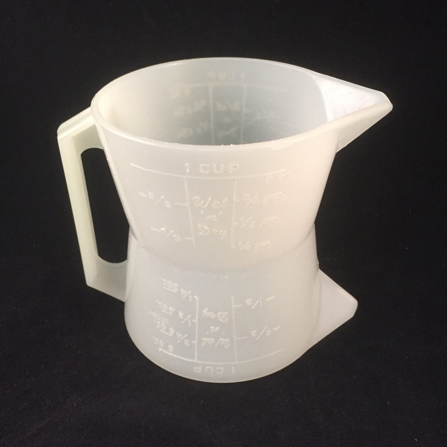 liquid and dry measuring cups