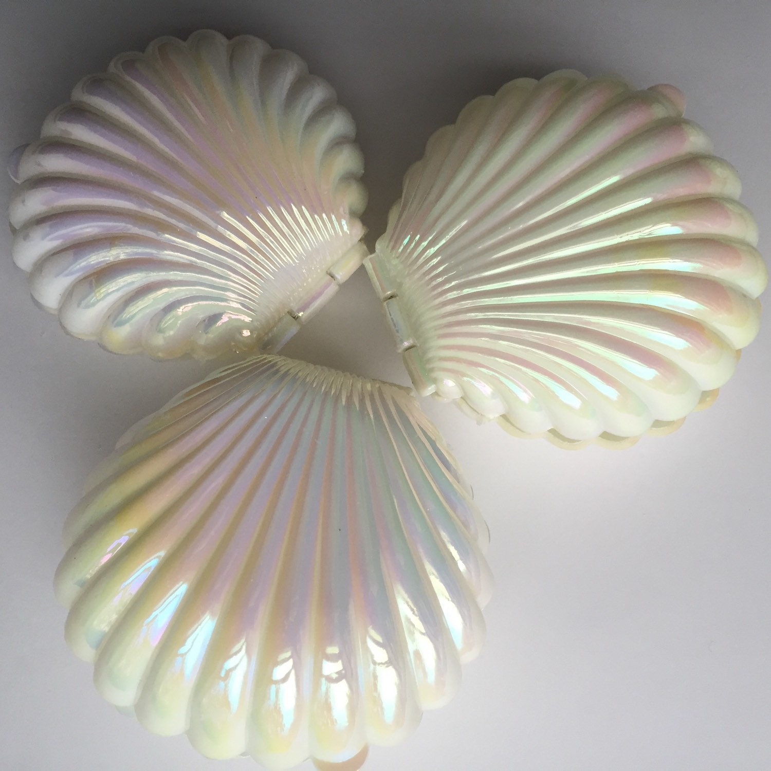 12 Large Opalescent Iridescent Plastic Seashell Clam Shell