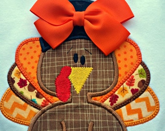 Personalized Applique Thanksgiving Shirt, Turkey Shirt, Thanksgiving Onesie, Girl with the Bow, Boy without the bow