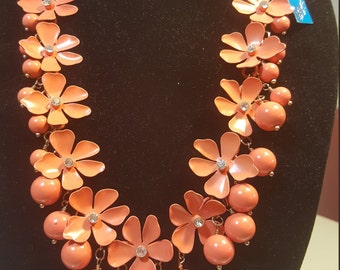 FREE SHIPPING Vintage Metal Enamel Flower Necklace