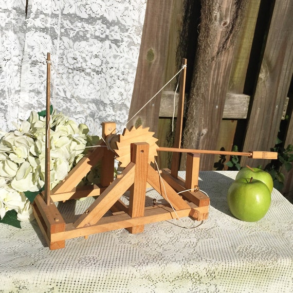 Da Vinci Model Catapult Wood Trebuchet Home Décor Toy