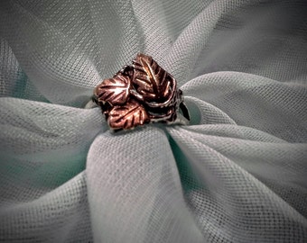 Vintage Black Hills Gold Ring Tricolor 12k Gold and Sterling Silver Leaf and Grape Ring Size 6-1/2 weighs 2.7 grams