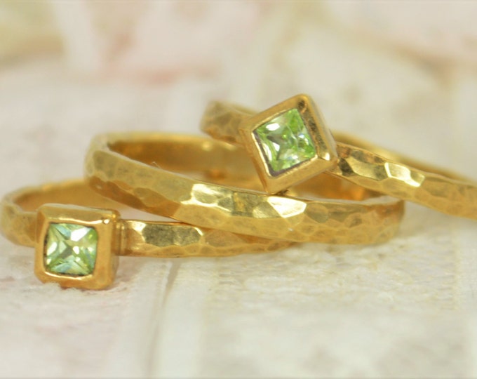 Square Peridot Engagement Ring, Gold Filled, Peridot Wedding Ring Set, Rustic Wedding Ring Set, August Birthstone, 14k Gold Filled, Peridot