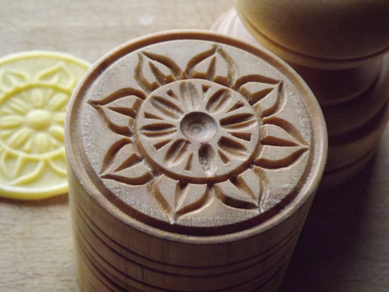 CORZETTI PASTA Stamp 1 Handle 1Wildflower
