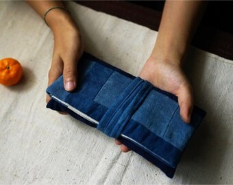 Shibori Indigo Kindle case - Vintage Blue Makeup bags/ Pencil case - Patchwork/ Sewing - Plant dyes - Natural hand dyed - China - Thealese
