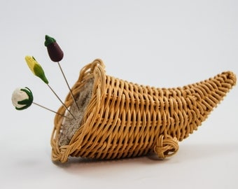 Pincushion 'Cornucopia' needle felt