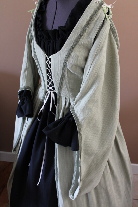 Bust 48 Olive Irish Maiden Style Gown Dress Tudor