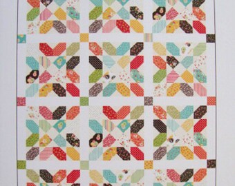 FLORET Quilt Pattern - Corey Yoder for Coriander Quilts - Charm Pack Quilt Pattern - Throw Quilt Pattern - Charm Friendly Quilt Pattern