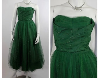 Vintage 1950's Prom Dress // Emerald Green Tulle Cupcake Dress // Strapless Party Dress with Shelf Bust & Layered Tulle // Size XS to S