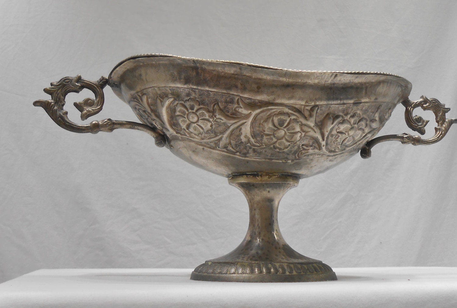 Heavy Metal Compote Centerpiece Bowl Dish with Handles Silver